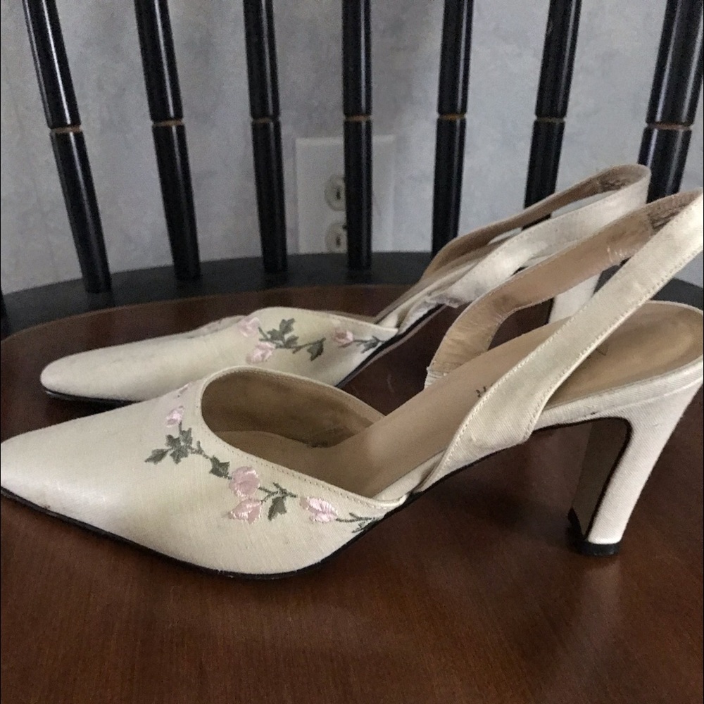 Shoes - Picture 2 of 3